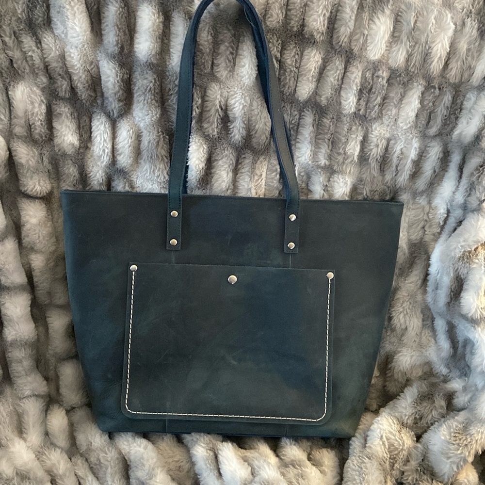 Overland navy blue brushed leather tote. Ex cond
